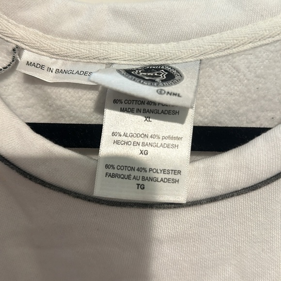 Like new Pittsburgh Penguins NHL crew neck with front pocket - Picture 3 of 3